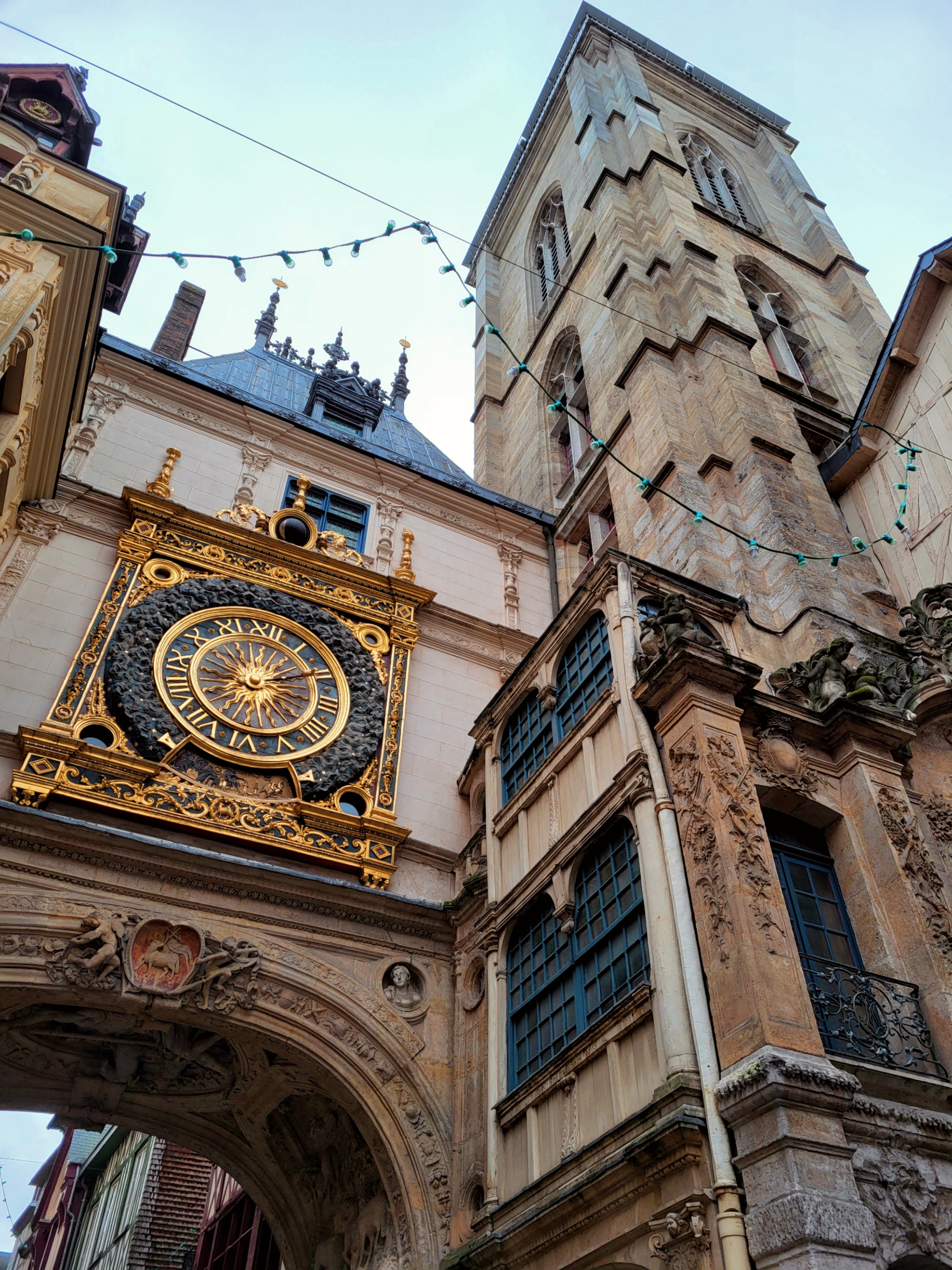 photo d'un grande horloge